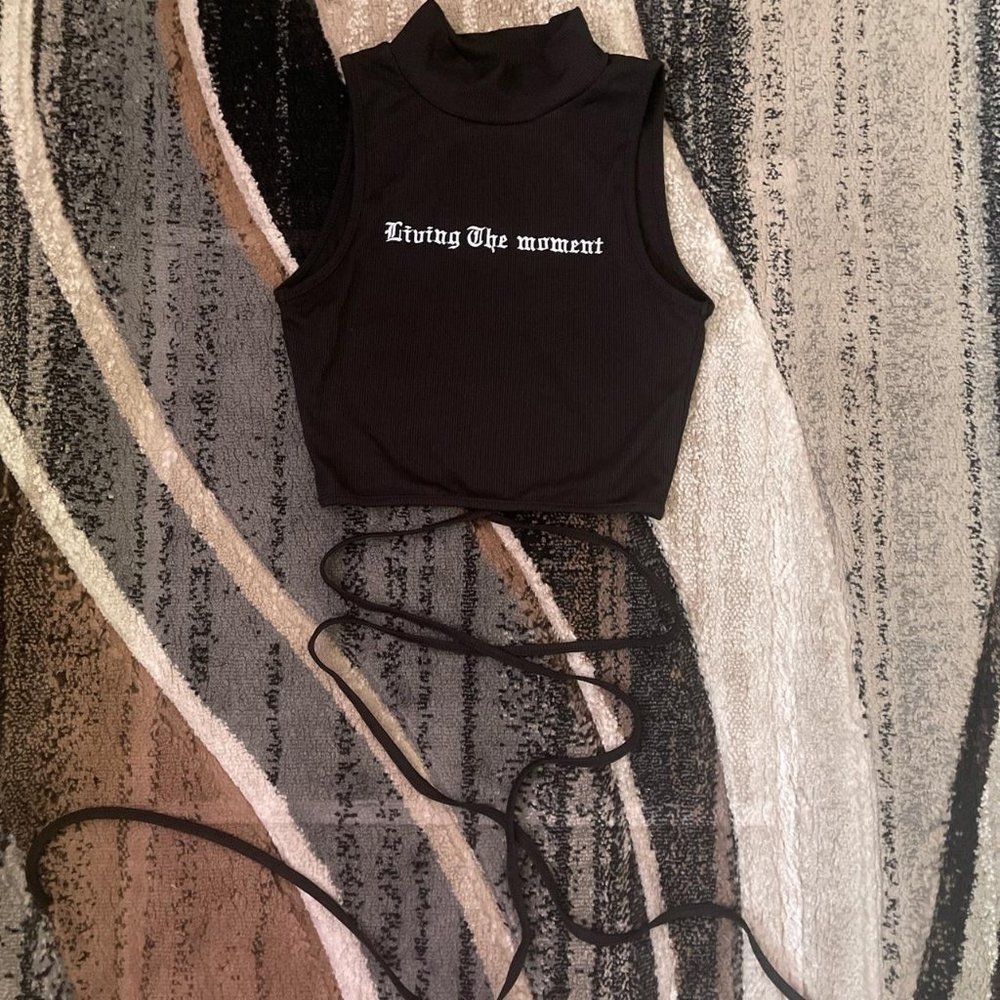 living the moment crop top